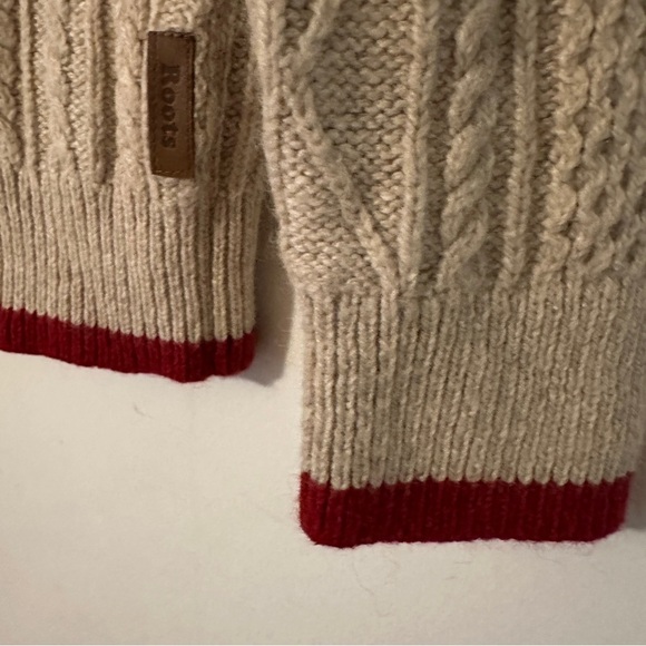 Men's Roots Canada Wool Cable Knit Button Cowl
Neck Sweater Size Small - Picture 2 of 11